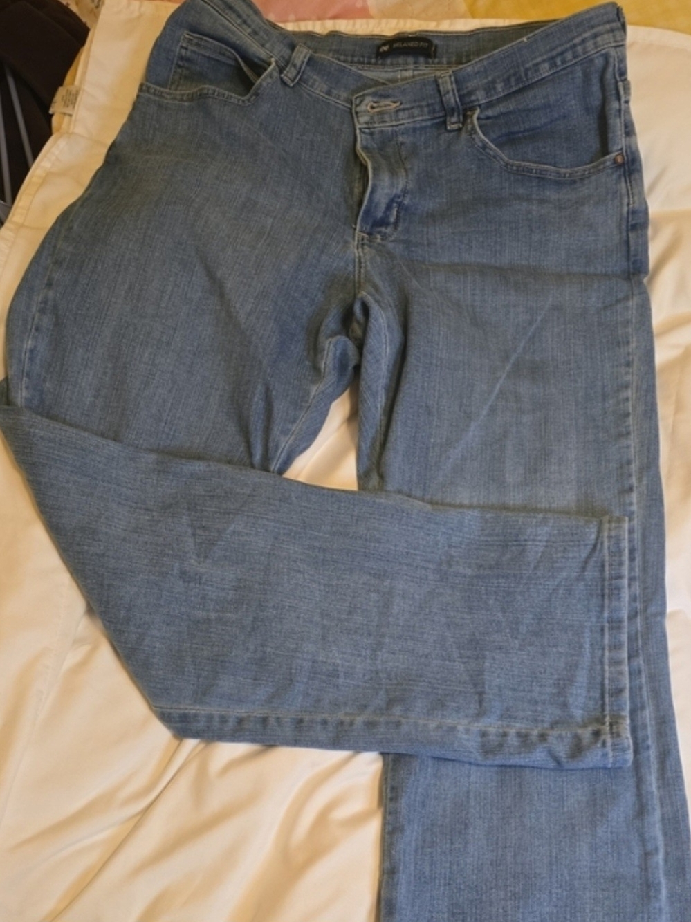 Lee Women's Relaxed Fit Jeans in Medium Blue
